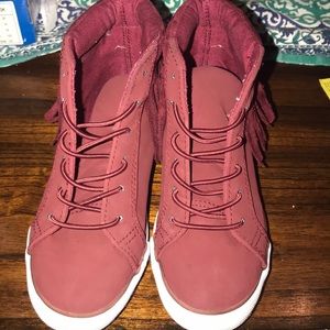 Fabkids burgundy fringe sneakers (11)